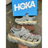 صندل آبنوردی مردانه هوکا HOKA (اورجینال)