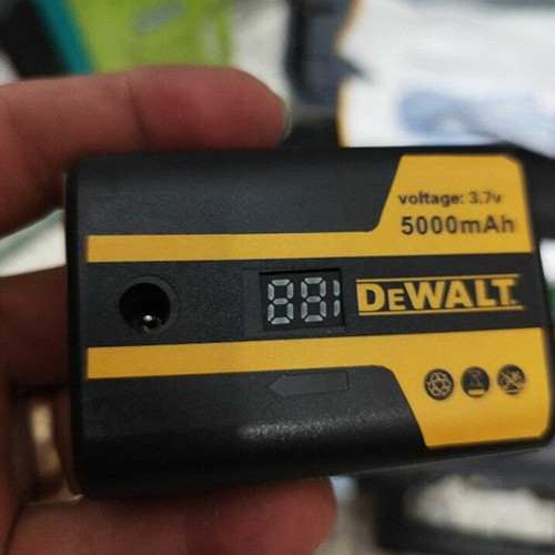 تراز لیزری دیوالت مدل LED 16-165 LINES(با پایه ی بلند) مدل 4D-16Line