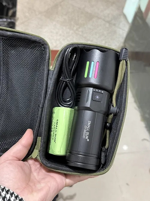 چراغ قوه زومدار اسمال سان مدل ZY-W522D حرفه ای