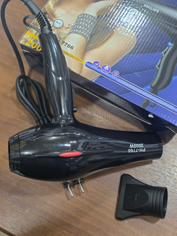 سشوار Philips PH-7766 با قابلیت تنظیم حرارت و سرعت باد