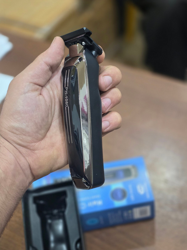 خط زن فلیپس PH-1080؛ ابزار مرتبسازی دقیق ریش و خط دور مو