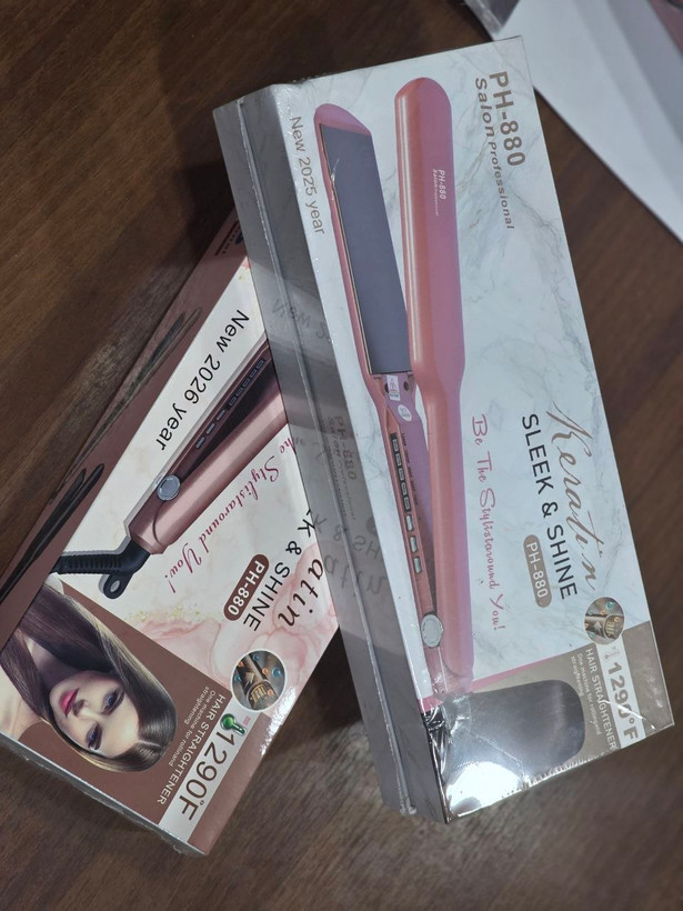 اتو مو فلیپس PH-880 برای صافکردن و فرمدهی مو در استفاده روزمره