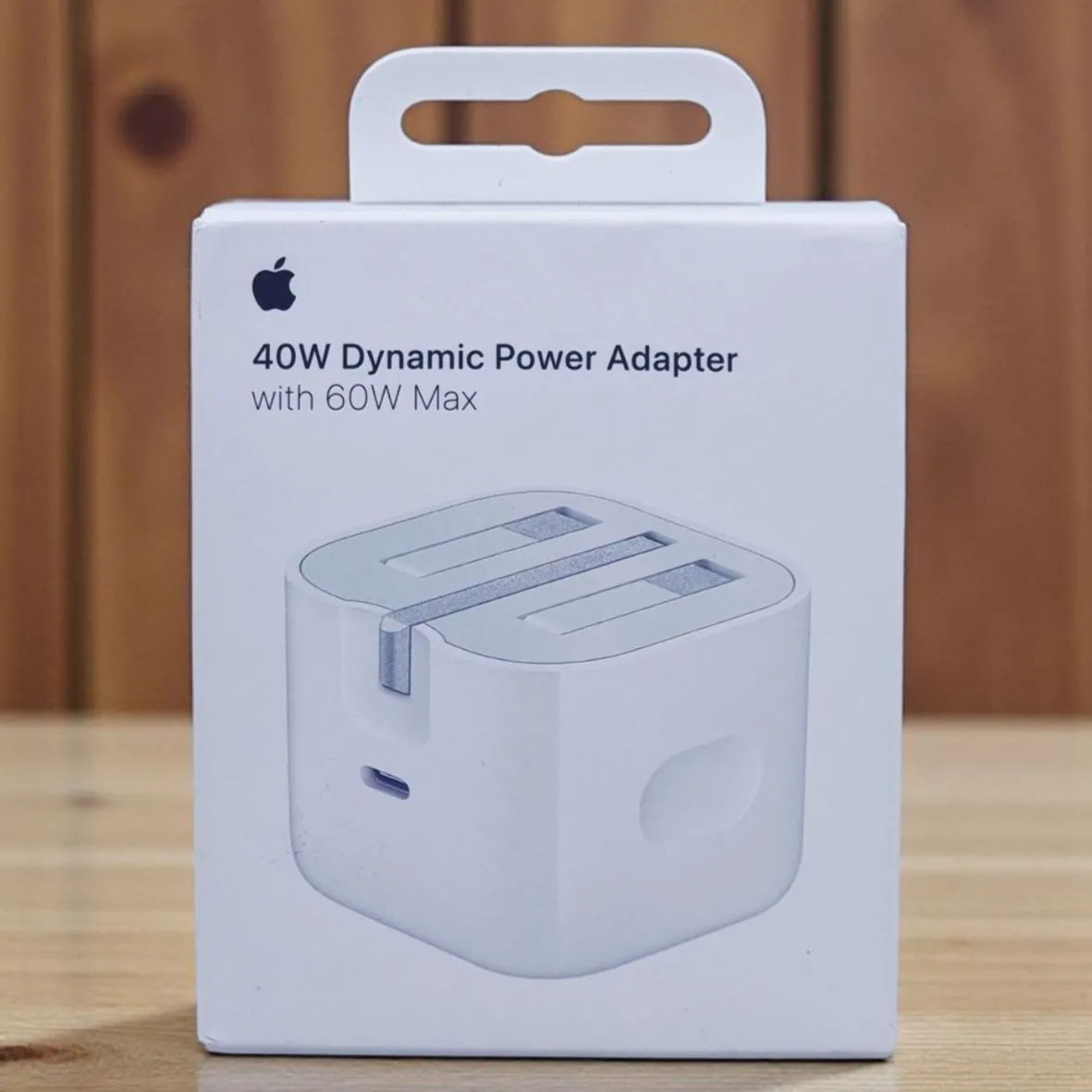 شارژر دیواری 40 وات اپل Apple مدل iPhone 17 فست شارژ USB-C